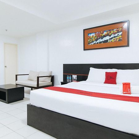 Reddoorz Plus At Evangelista Street Makati Makati City Exterior foto