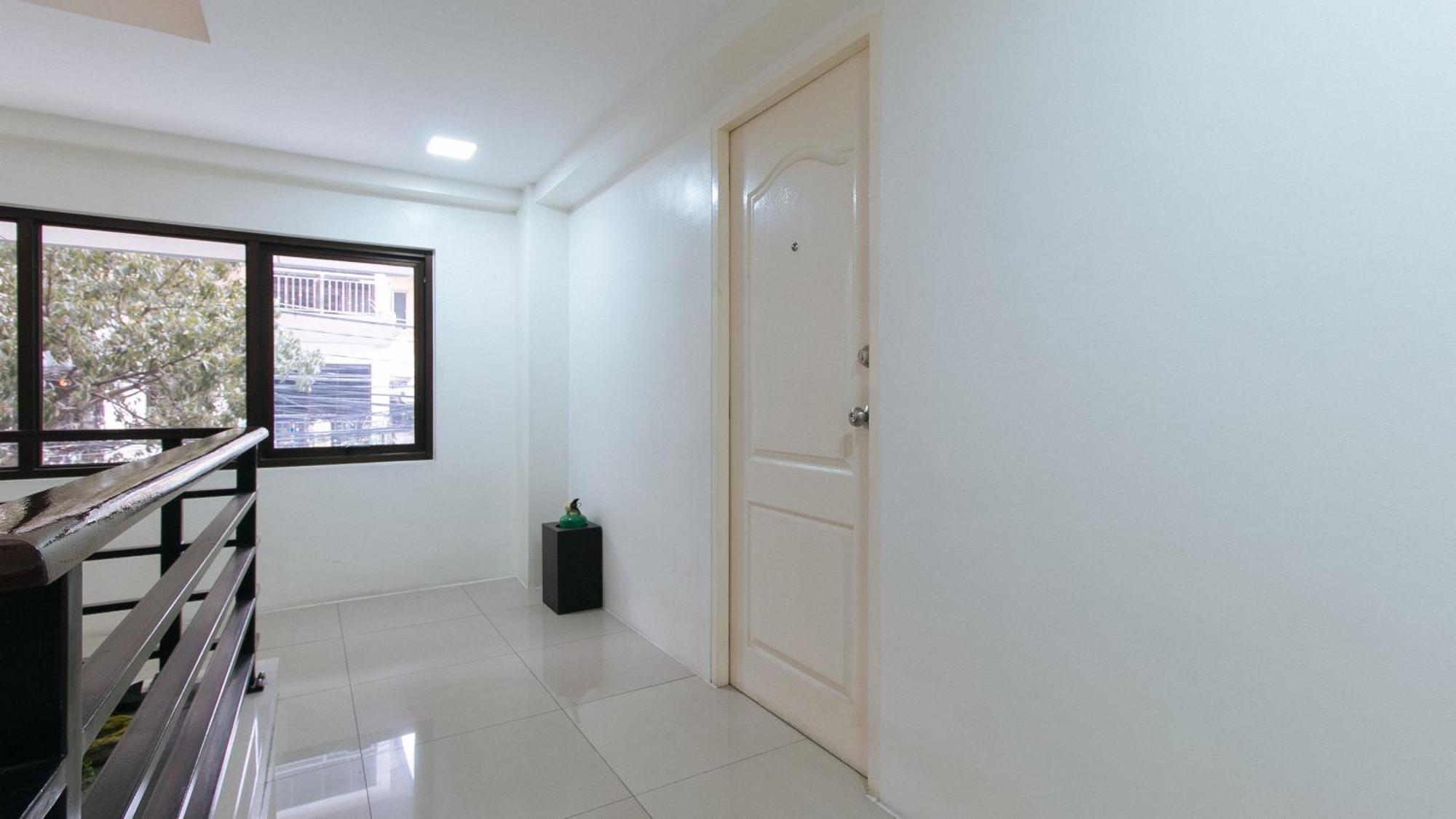 Reddoorz Plus At Evangelista Street Makati Makati City Exterior foto