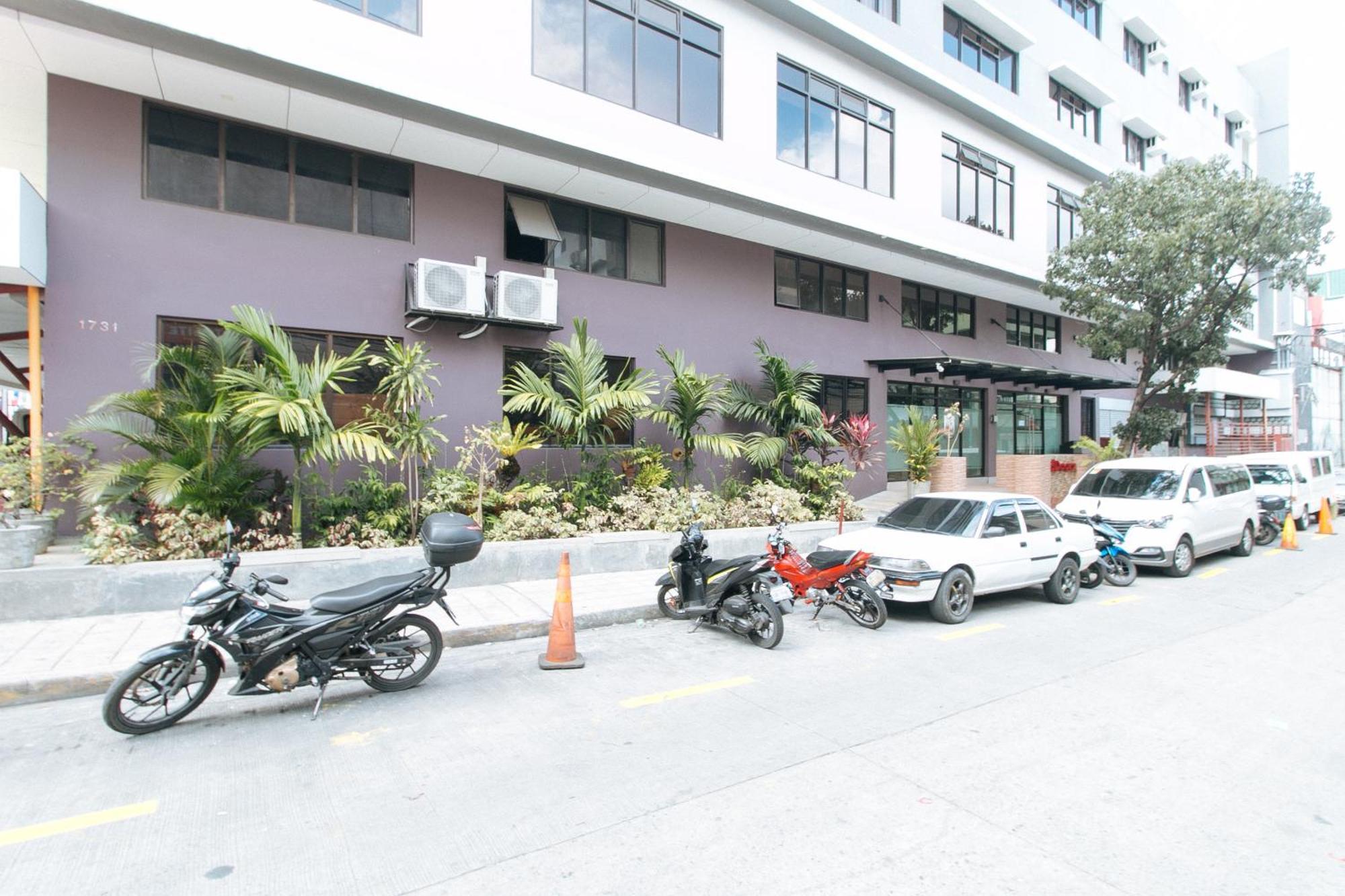 Reddoorz Plus At Evangelista Street Makati Makati City Exterior foto
