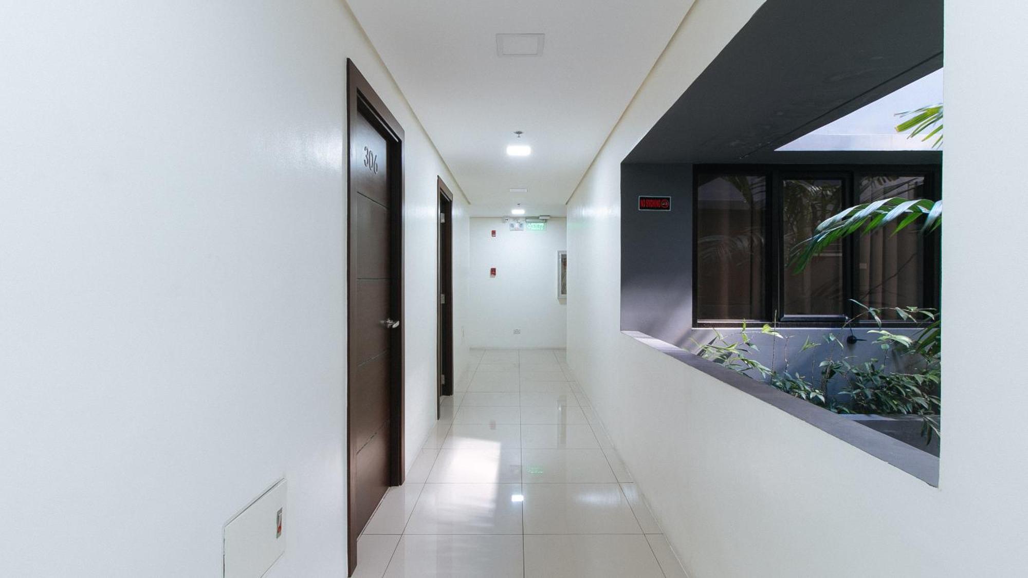 Reddoorz Plus At Evangelista Street Makati Makati City Exterior foto