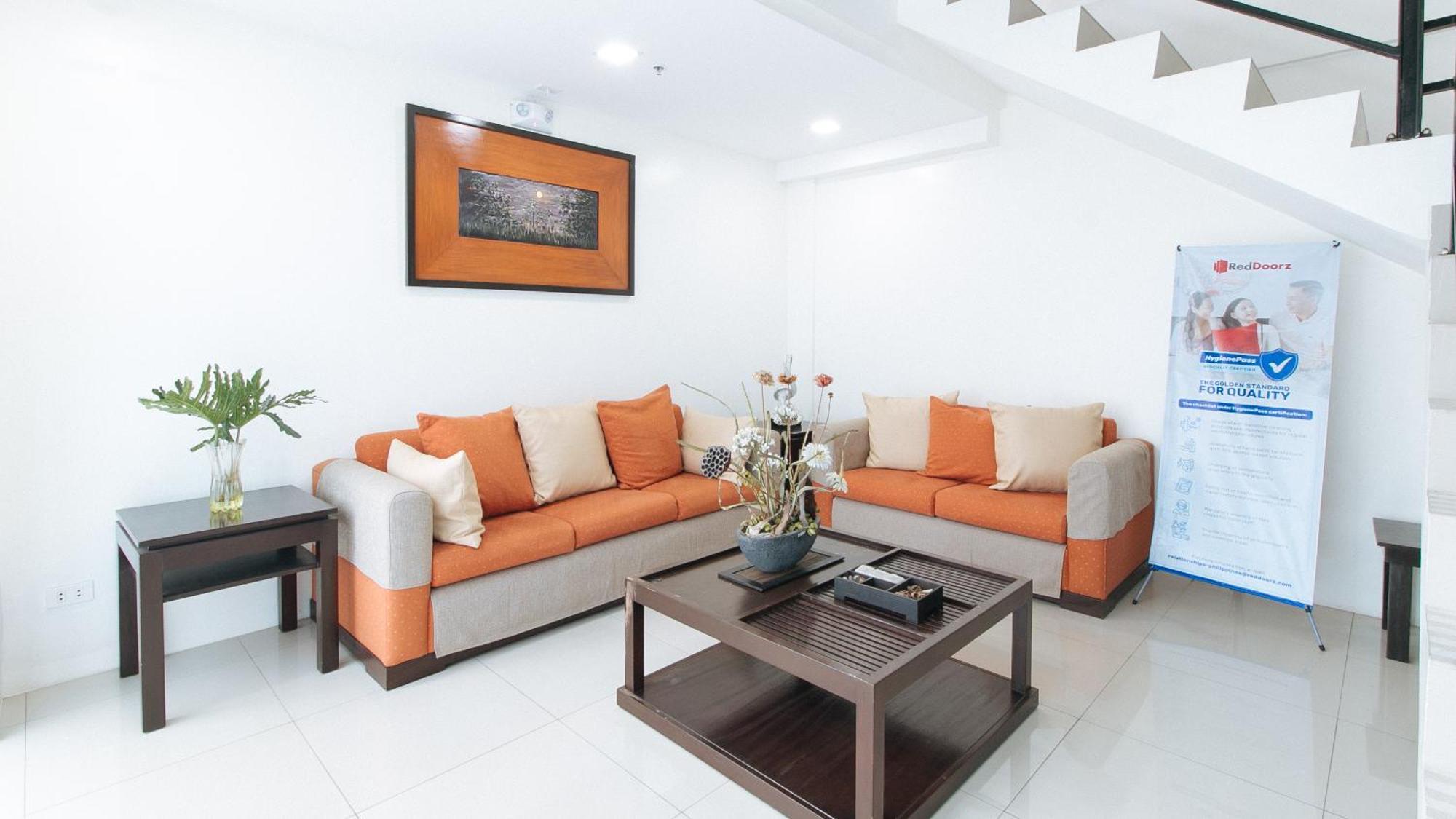 Reddoorz Plus At Evangelista Street Makati Makati City Exterior foto