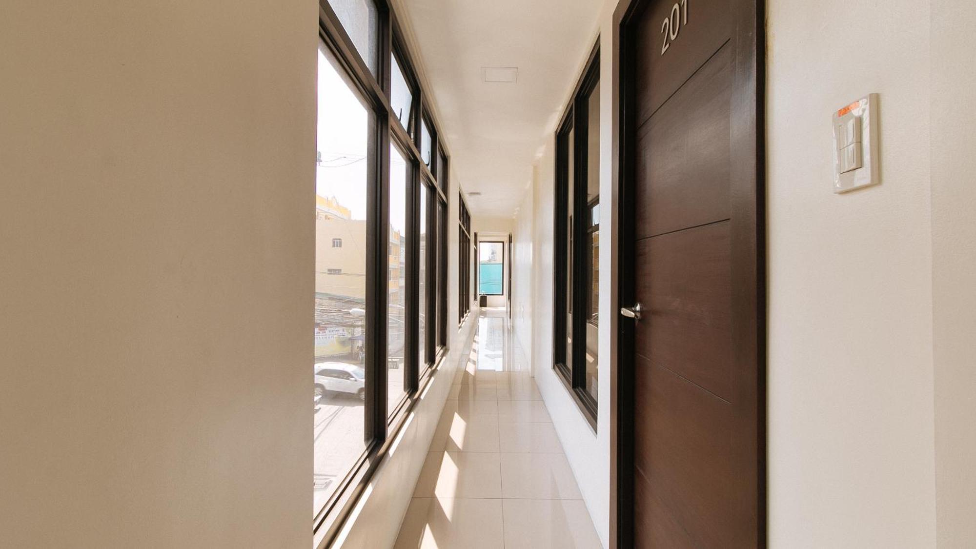 Reddoorz Plus At Evangelista Street Makati Makati City Exterior foto